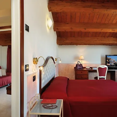 Bridge Hotel