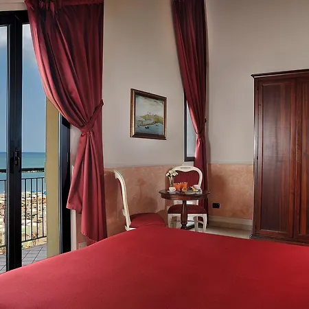 Hotel Bridge 3*